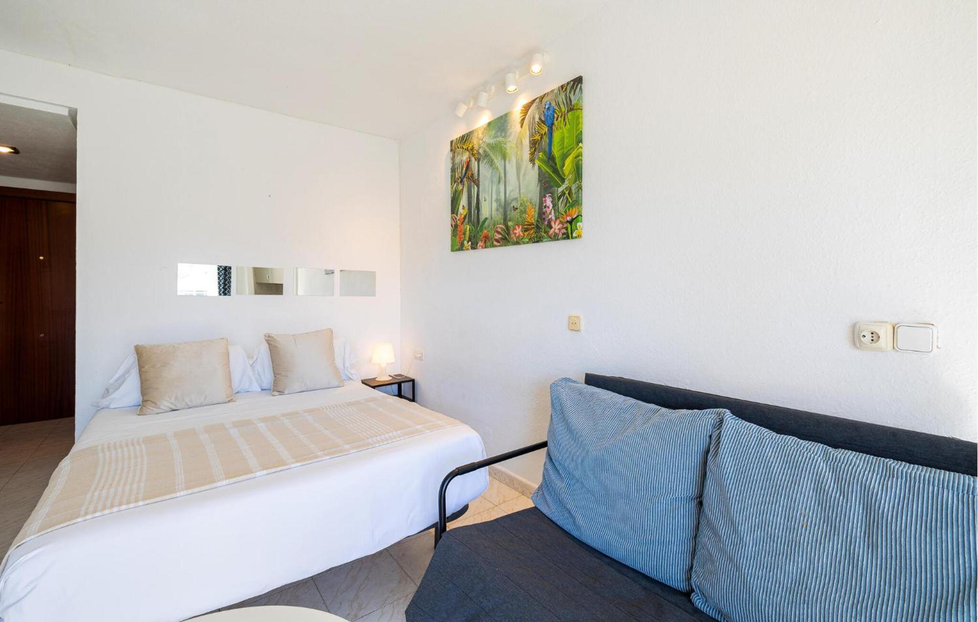 Gorgeous In With Swimming Pool Apartment